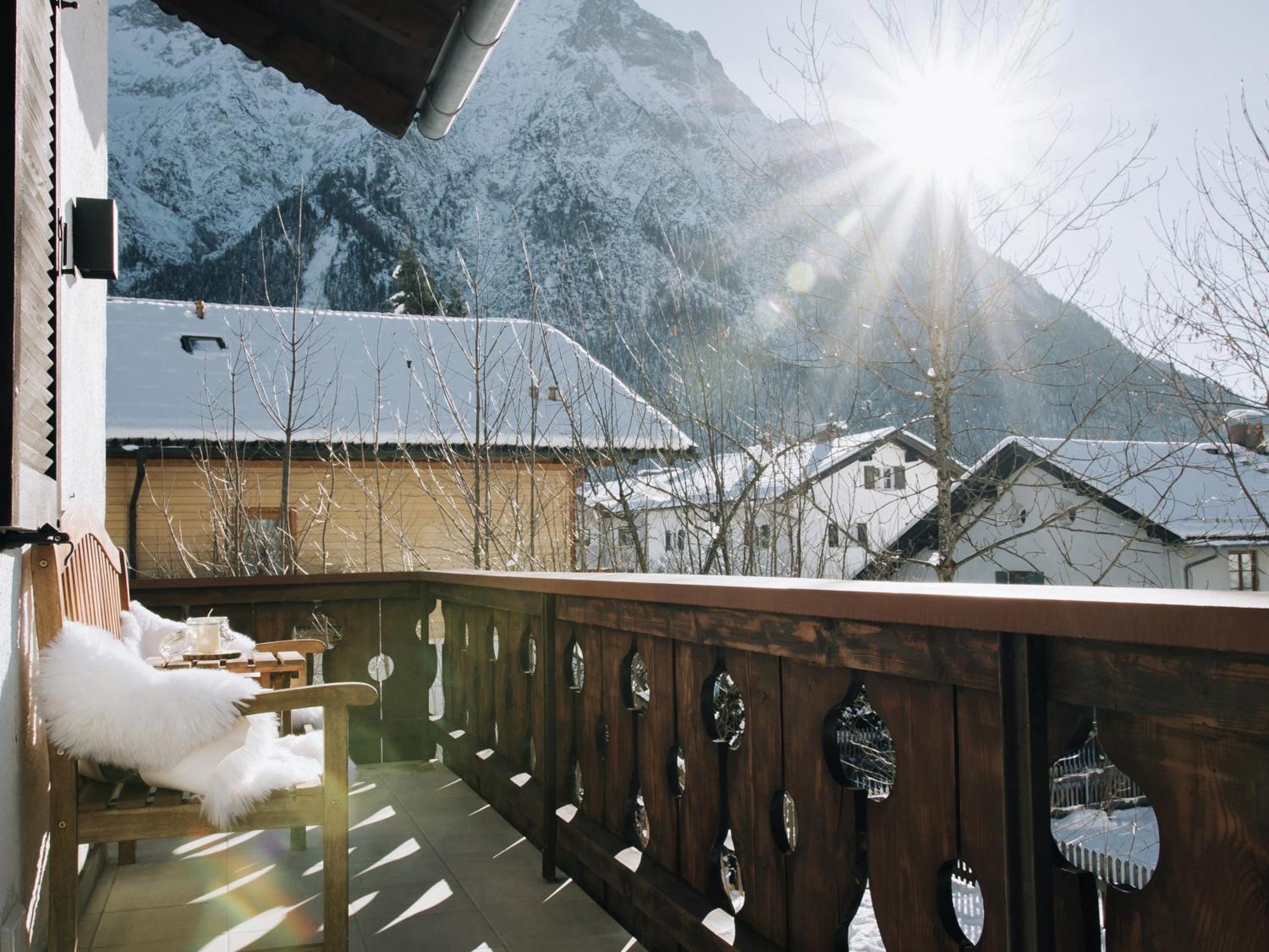 Die Karwendelsuite - 5 Sterne Fewo Mit Bestem Bergblick, Zentrumsnah & Ruhig Gelegen, Familienfreundlich มิทเทนวัลด์ ภายนอก รูปภาพ