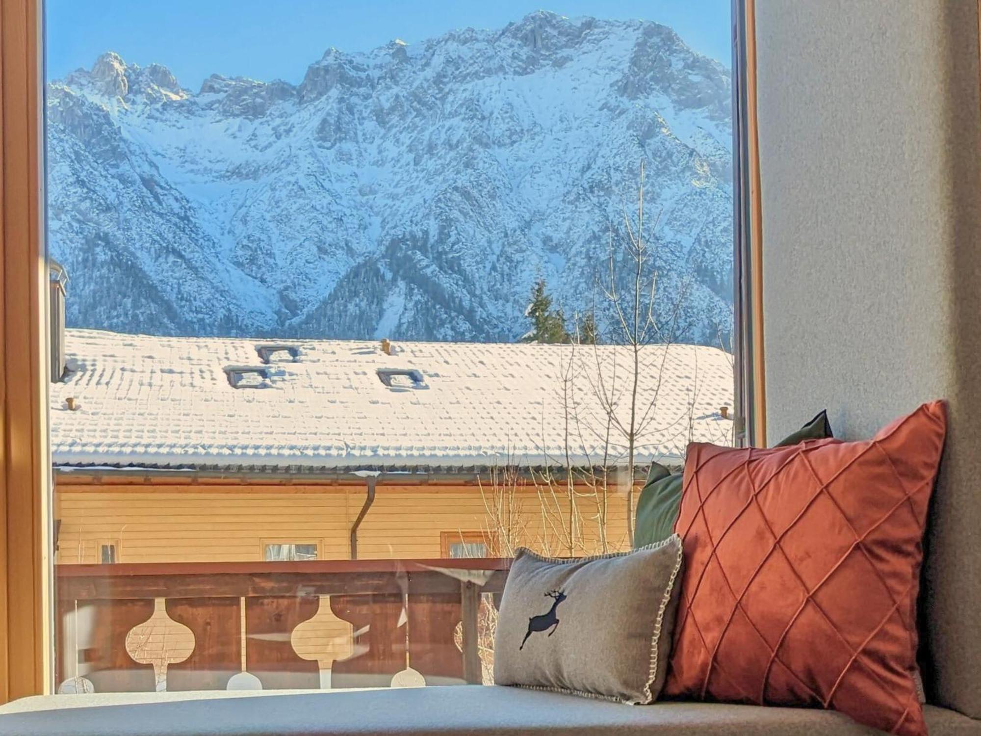 Die Karwendelsuite - 5 Sterne Fewo Mit Bestem Bergblick, Zentrumsnah & Ruhig Gelegen, Familienfreundlich มิทเทนวัลด์ ภายนอก รูปภาพ